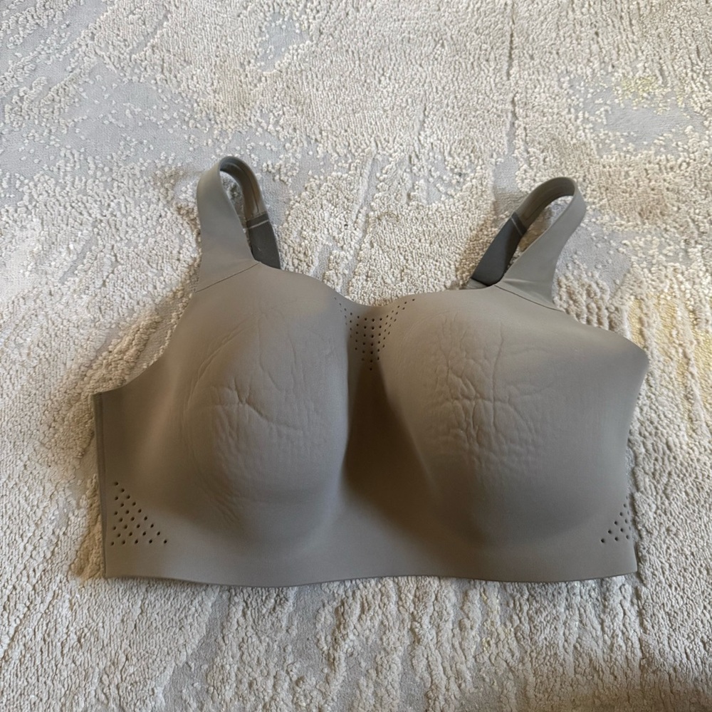 Victoria’s Secret featherweight max sports bra olive green 40DDD